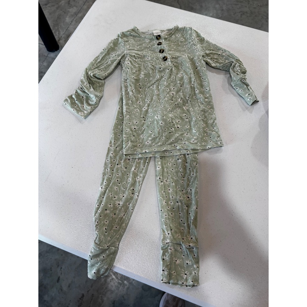 Lou Lou and Company Sage Green Floral Daisy Henley Pajama Set 3T